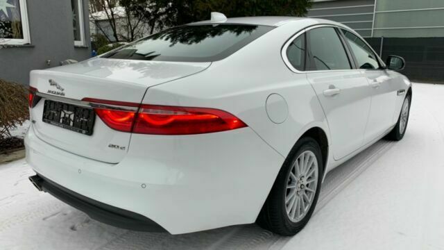 Jaguar XF • 2017 • 80,000 km 9