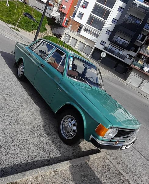 Volvo 240 • 1972 • 130,000 km 1