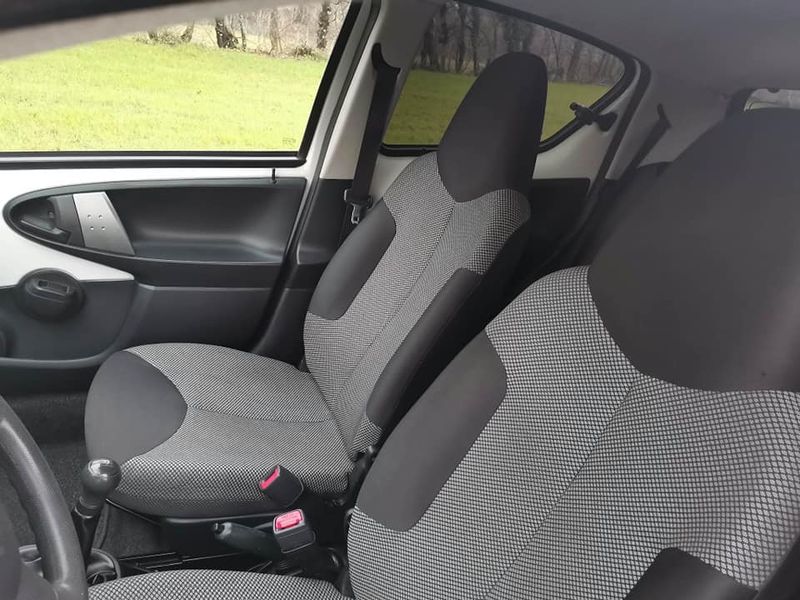 Toyota Auris • 2014 • 123,000 km 7