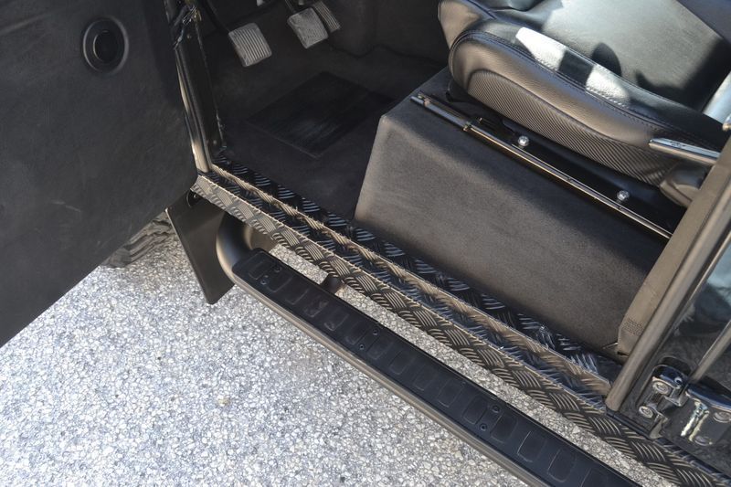 Land Rover Defender • 2010 • 147,000 km 11