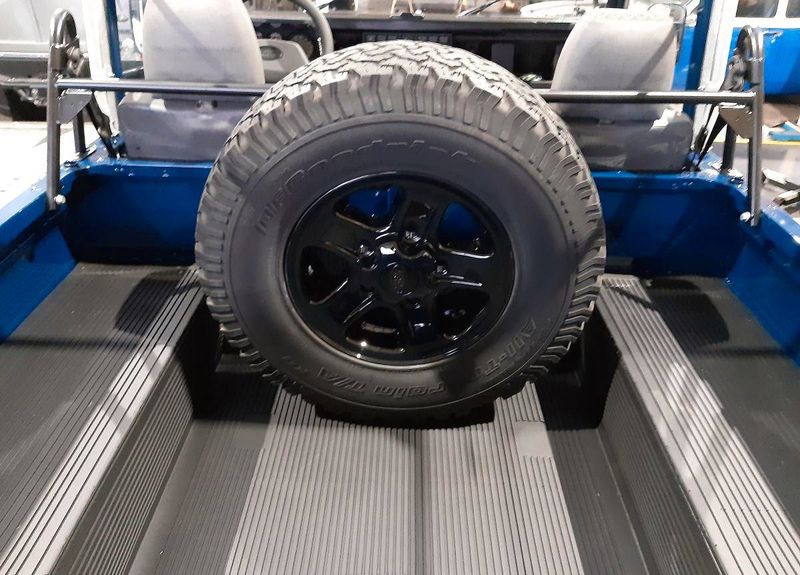 Land Rover Defender • 2004 • 159,999 km 6