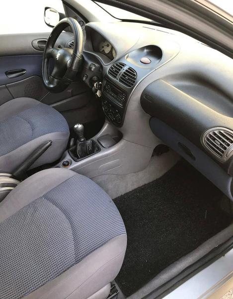Peugeot 206 • 2001 • 190,000 km 3