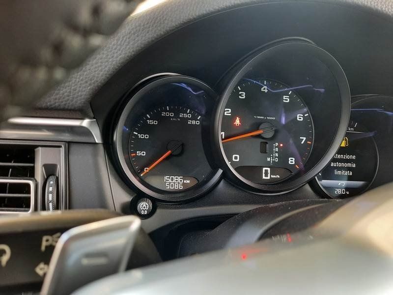 Porsche Macan • 2020 • 65,775 km 4