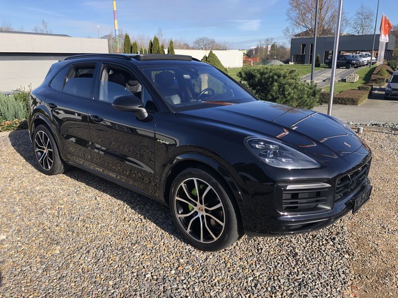 Porsche Cayenne • 2018 • 95,000 km 1