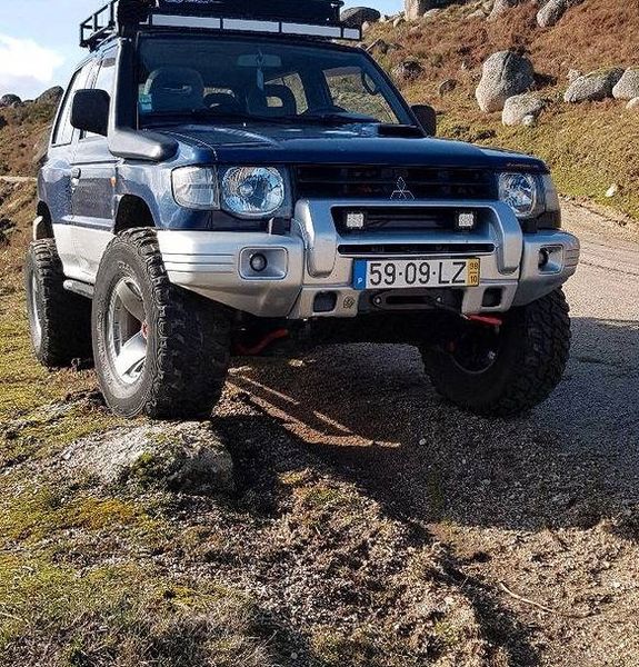Mitsubishi Pajero • 1998 • 250,000 km 2