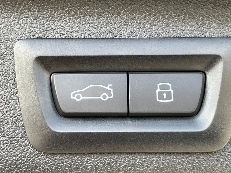 BMW 2 Series • 2023 • 22,000 km 13