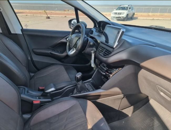 Peugeot 2008 • 2019 • 80,500 km 2