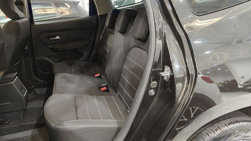 Dacia Duster • 2024 • 2,961 km 12