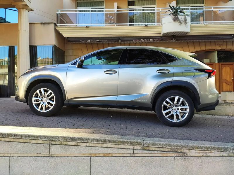 Lexus NX • 2015 • 56,000 km 2