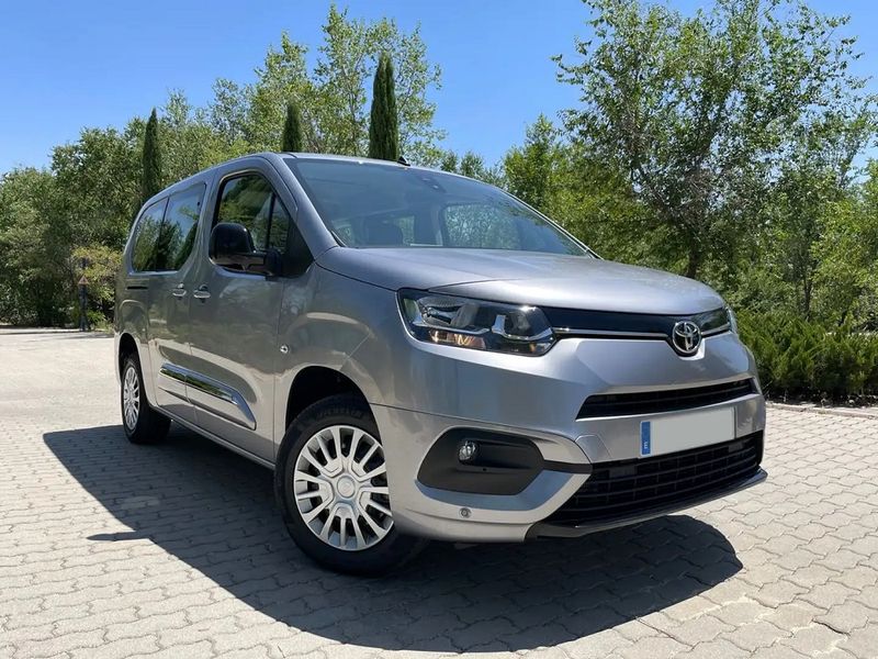 Toyota 86 • 2023 • 16,000 km 2