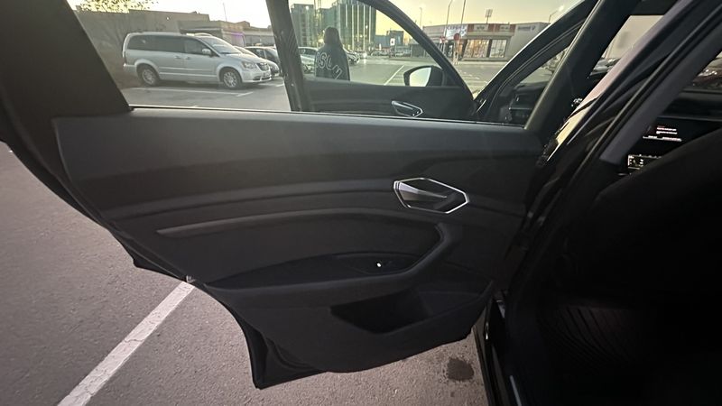 Audi e-tron • 2021 • 28,000 km 22