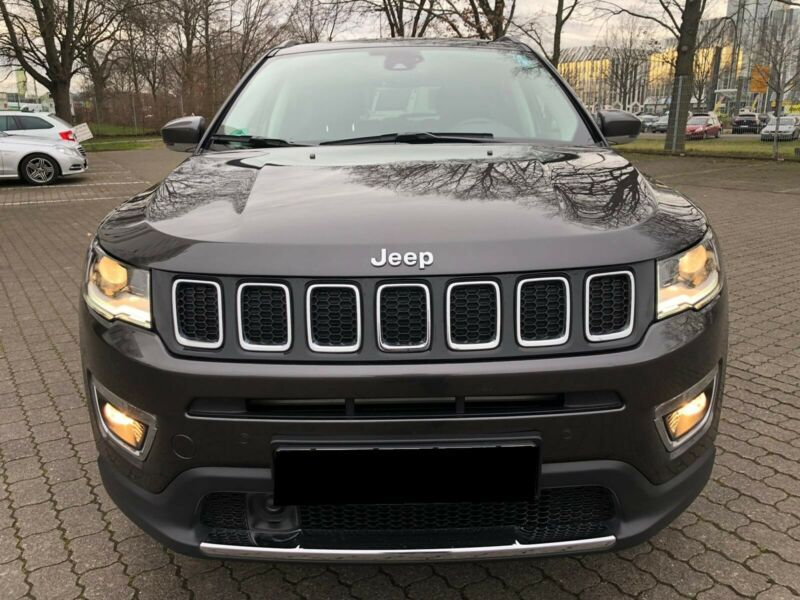 Jeep Compass • 2018 • 104,664 km 2