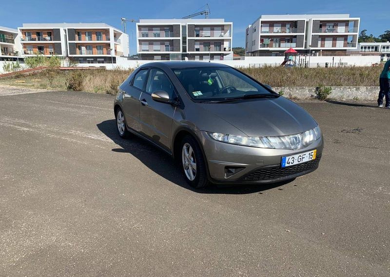 Honda Civic • 2008 • 179,999 km 4