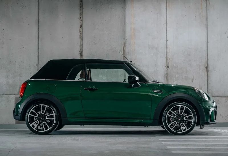 MINI Cooper Cabrio • 2024 • 7,158 km 2