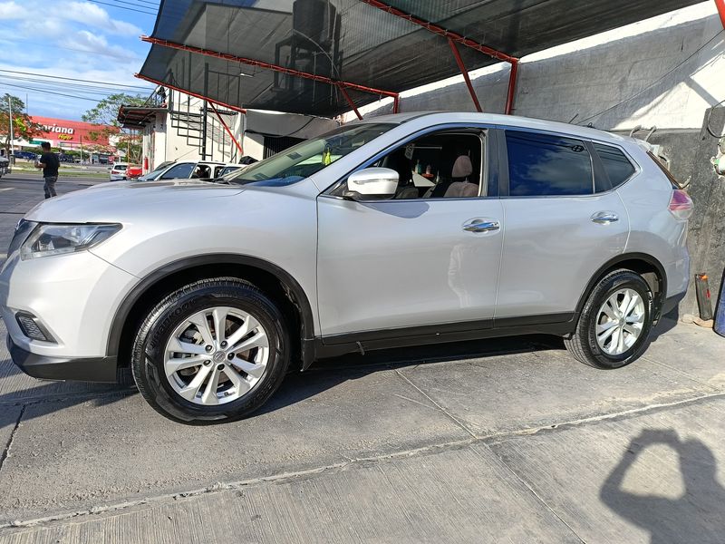 Nissan X-Trail • 2016 • 133,000 km 3