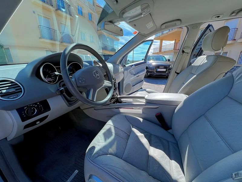 Mercedes-Benz ML350 • 2010 • 178,500 km 4
