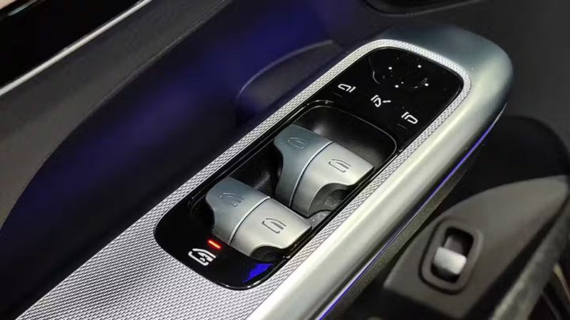 Mercedes-Benz GLC • 2022 • 27,299 km 8