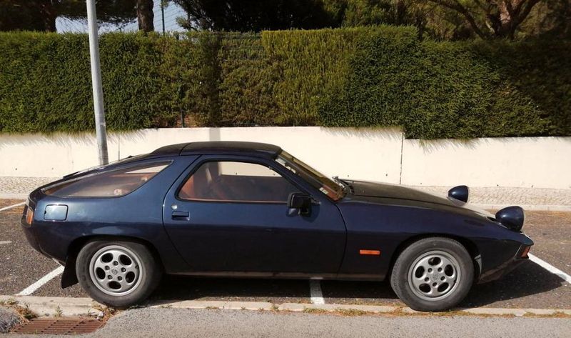 Porsche 928 • 1978 • 126,000 km 4