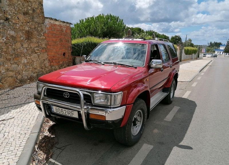 Toyota 4-Runner • 1994 • 210,000 km 1