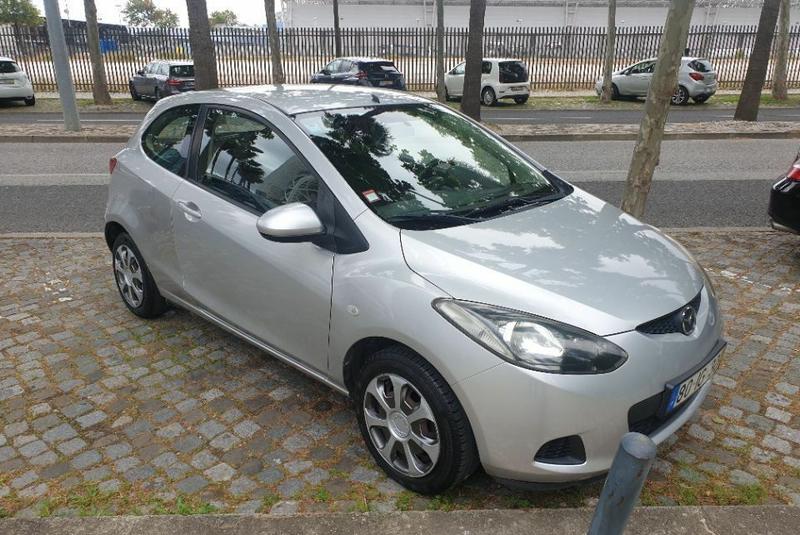 Mazda 2 • 2009 • 179,000 km 2