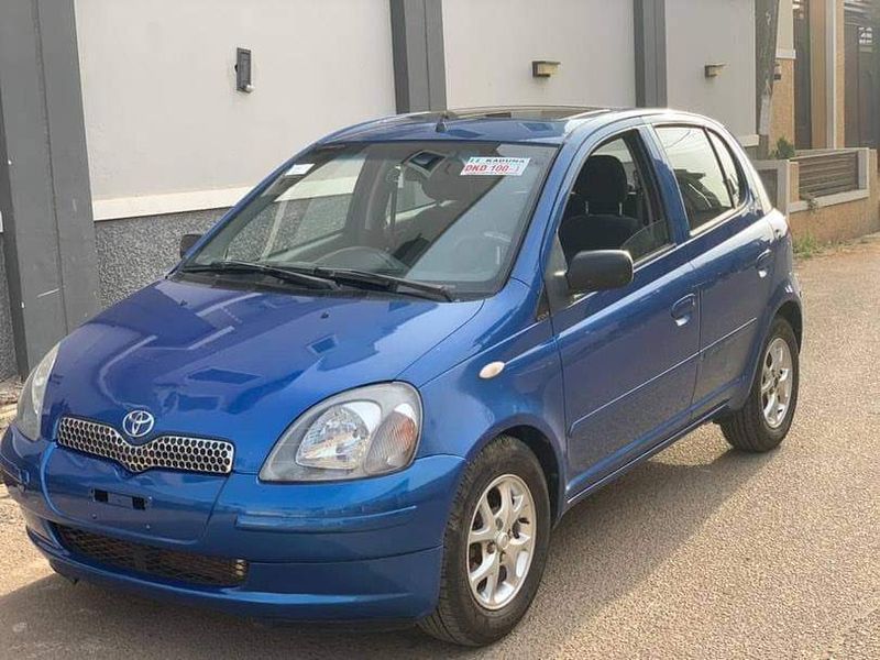 Toyota Yaris • 2009 • 19 km 1