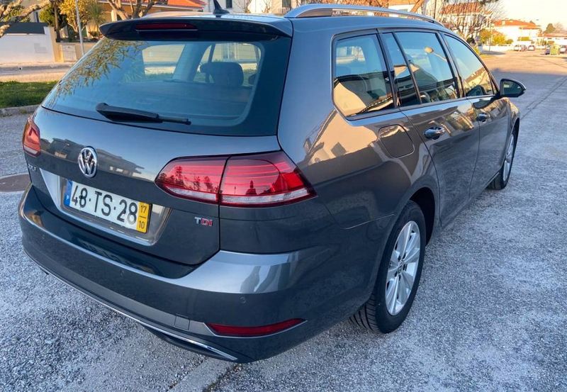 Volkswagen Golf • 2017 • 179,999 km 3