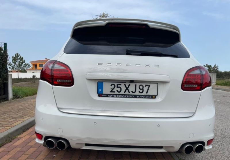 Porsche Cayenne • 2013 • 17,000 km 2
