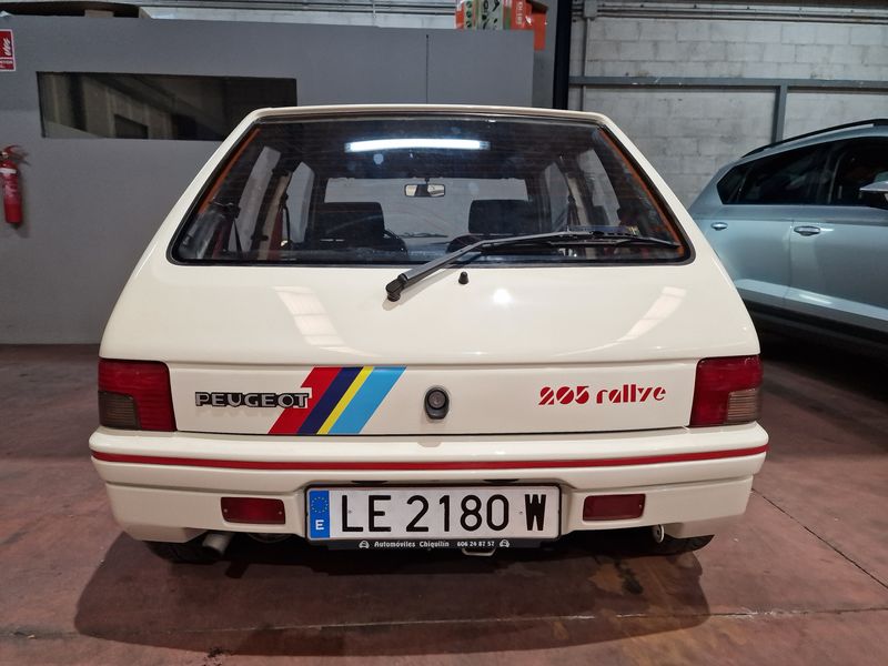 Peugeot 205 • 1992 • 102,500 km 6