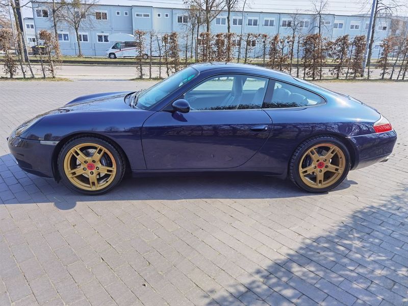 Porsche 911 Carrera • 1998 • 182,000 km 2