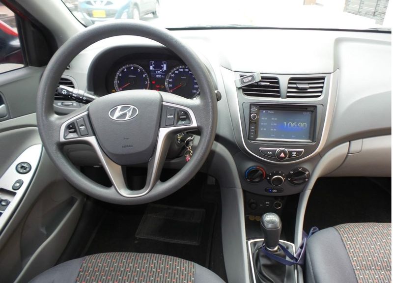 Hyundai Accent • 2016 • 90,000 km 7