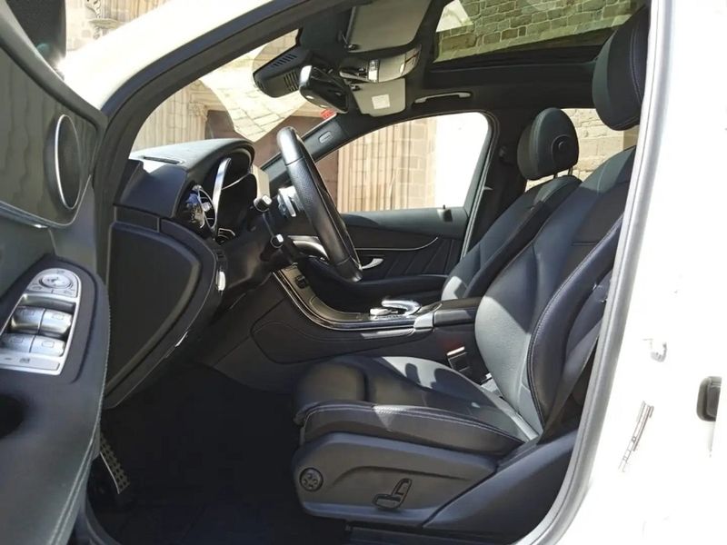 Mercedes-Benz GLC • 2018 • 54,000 km 13