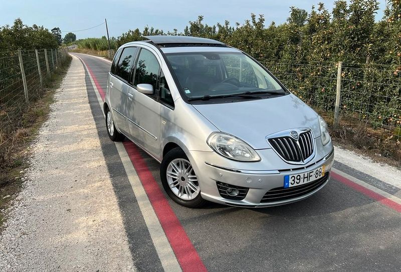Lincoln Conquistador • 2009 • 100,000 km 1