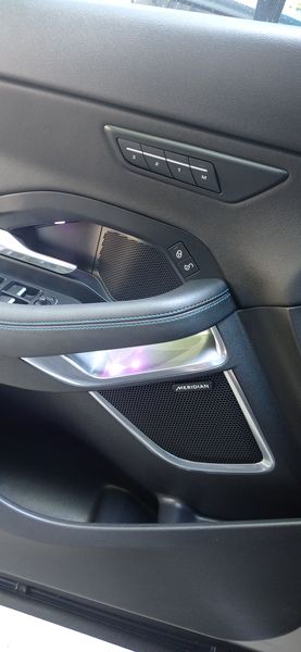 Jaguar E-PACE • 2018 • 64,200 km 5