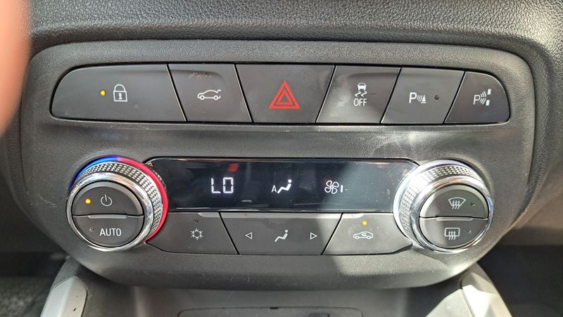 Chevrolet Onix • 2021 • 27,700 km 2