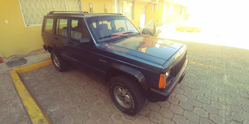 Jeep Cherokee • 1995 • 335,000 km 2