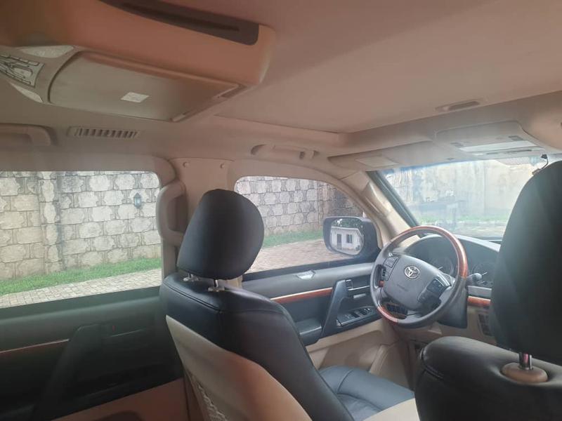 Toyota  • 2013 • 165,950 km 6