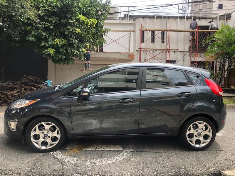 Ford Fiesta • 2011 • 75,000 km 2