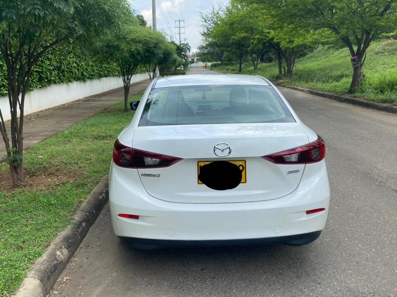 Mazda 3 • 2015 • 4,800,000 km 2