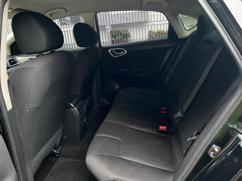 Nissan Sentra 2.0 • 2014 • 47,500 km 4