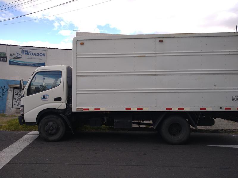 Hino Dutro • 2006 • 624,000 km 1