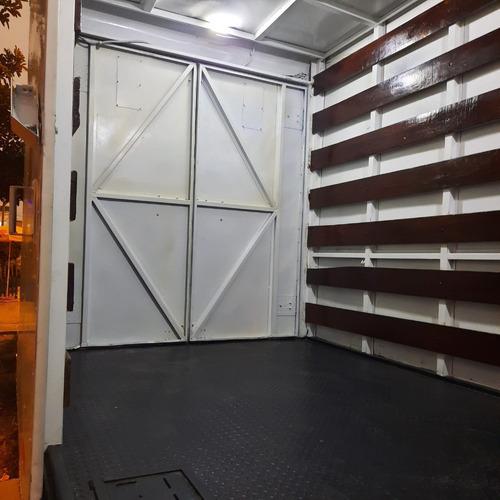 Hyundai H1 • 2010 • 110,000 km 4