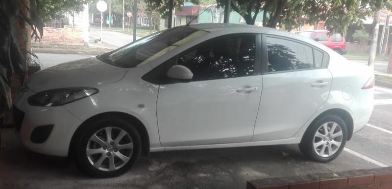 Mazda 2 • 2011 • 76,000 km 6