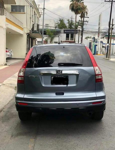 Honda CR-V • 2011 • 127,800 km 8