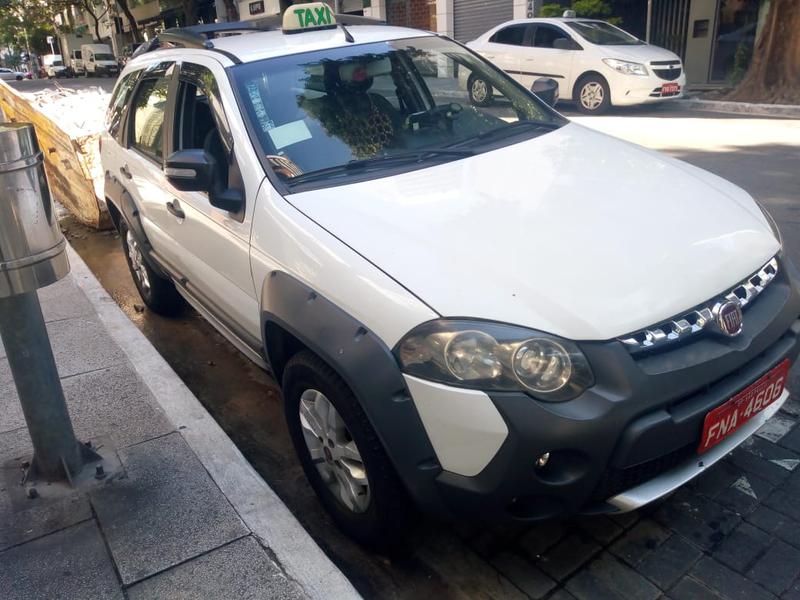 Fiat Palio Weekend • 2014 • 272,000 km 2