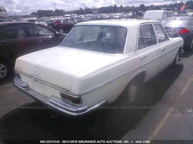 Mercedes-Benz 200 - 300 • 1969 • 90 km 1