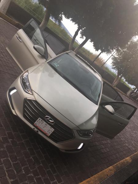 Hyundai Elantra • 2017 • 80,000 km 4