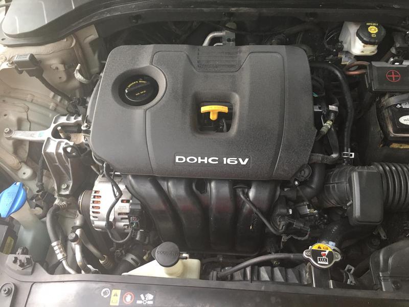 Hyundai Elantra • 2017 • 80,000 km 6