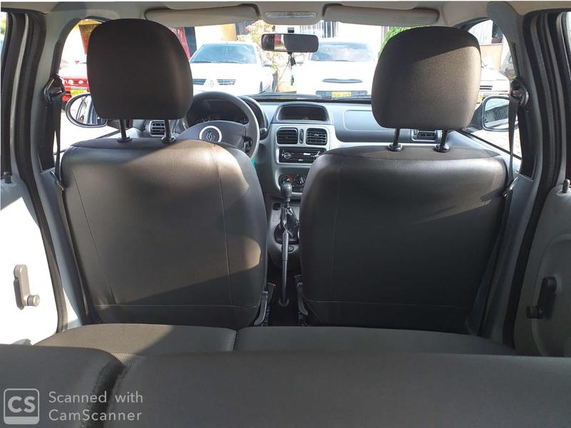 Renault Clio • 2017 • 30,270 km 9