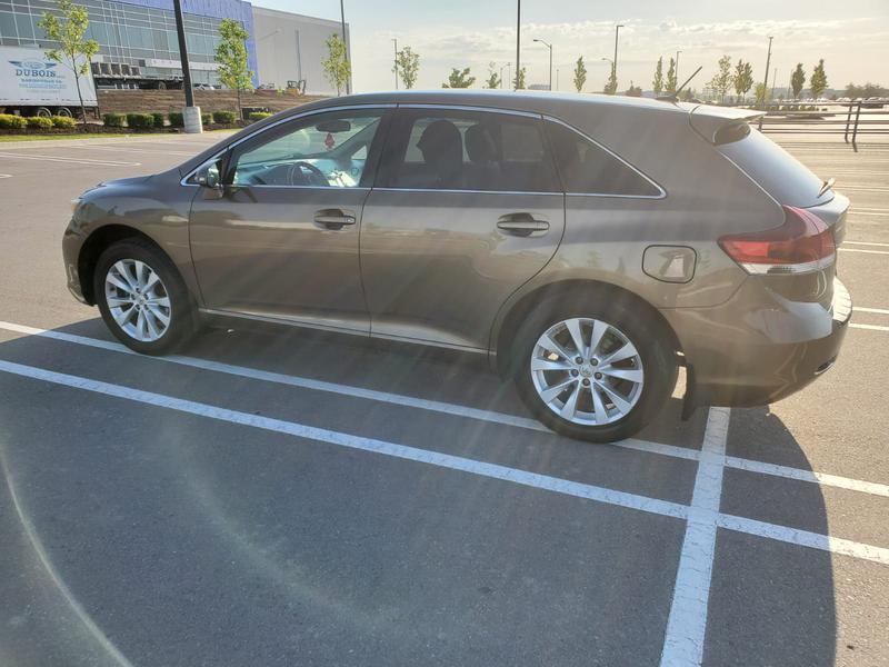 Toyota Avanza Veloz • 2013 • 6,000 km 6