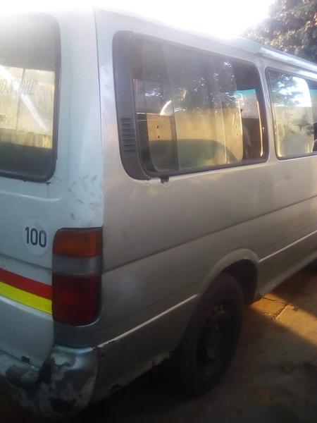 Toyota  • 1984 • 100,000 km 6